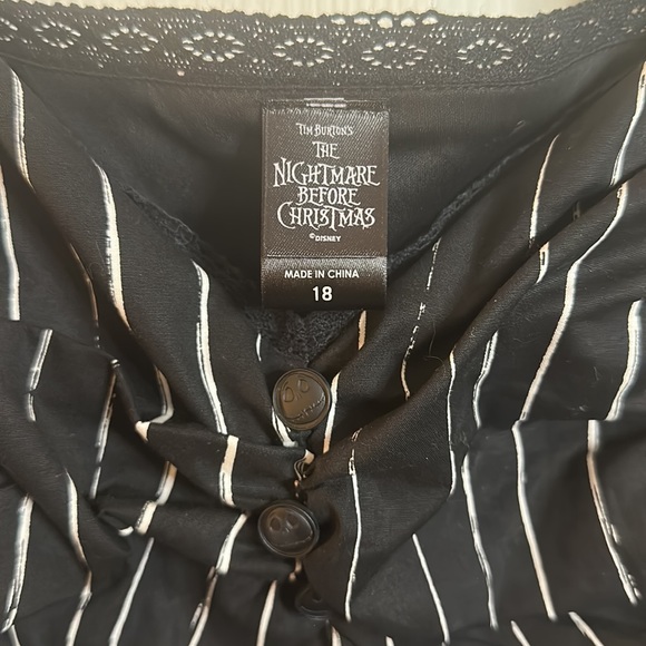 Black and White Jack Skellington Dress. Torrid Brand. - Picture 5 of 5